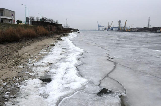 Įspėja nebelipti ant Kuršių marių ledo