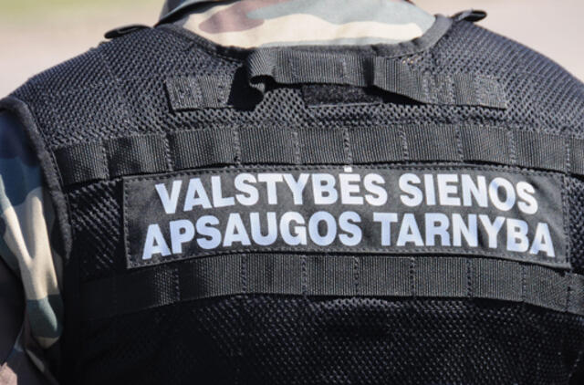 Pasienio rinktinės pareigūnams teko šūviais stabdyti patikrinimui nestojusį automobilį