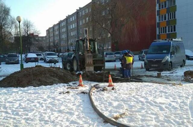 Vandentiekio avarija atskleidė senas daugiabučių opas