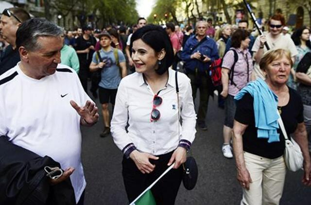 Dešimtys tūkstančių žmonių Budapešte dalyvavo demonstracijoje už demokratiją