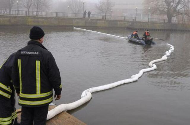 Į aplinką išsiliejo didelis kiekis teršalų