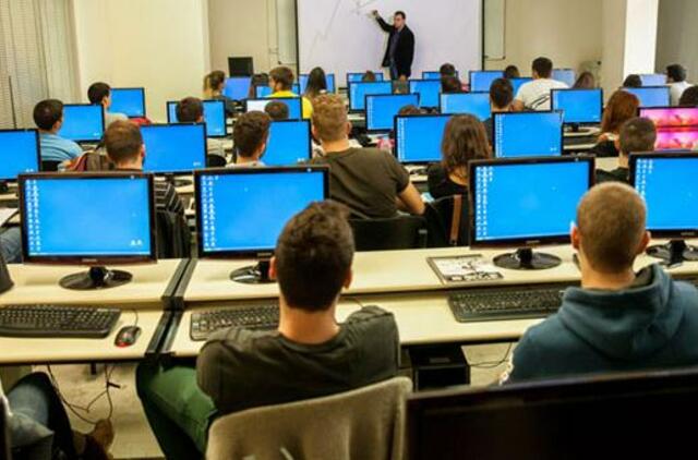 Investicijoms koją kiša darbuotojų trūkumas