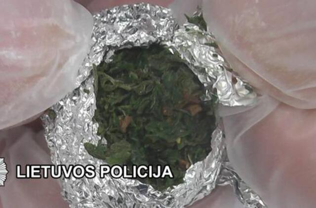 Kriminalistai atskleidė narkotikų platinimo schemą