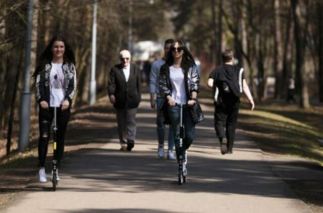 Saulėti orai kaitaliosis su trumpais lietumis