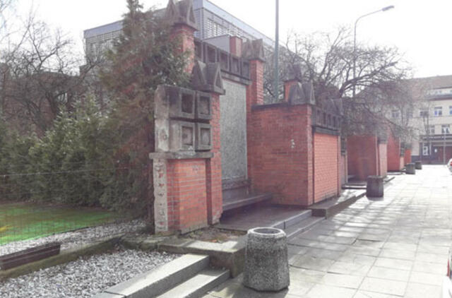 Sprendžia tvoros likimą