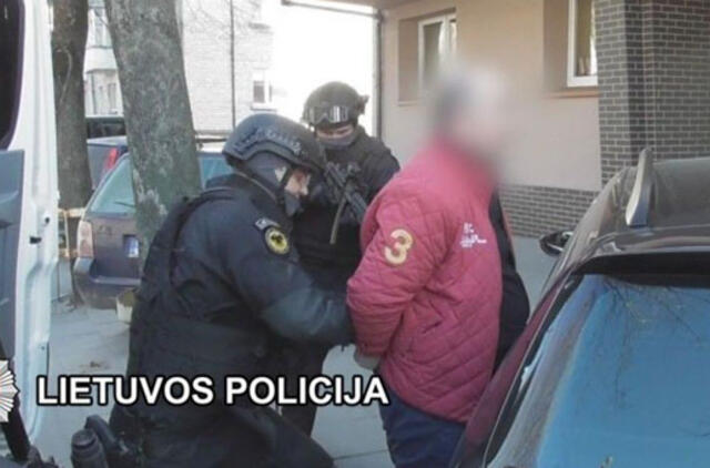 Du vyrai planavo susidoroti su pareigūnais