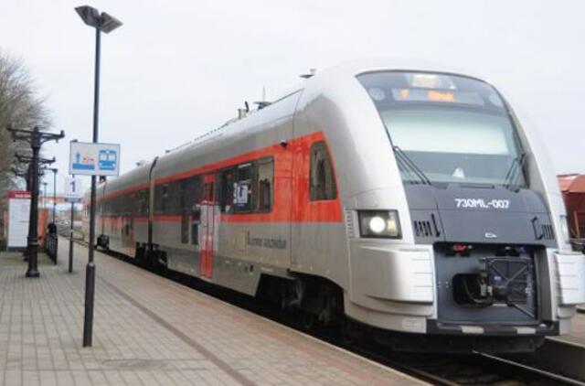 Ant bėgių žuvusi mergaitė traukinio neišgirdo