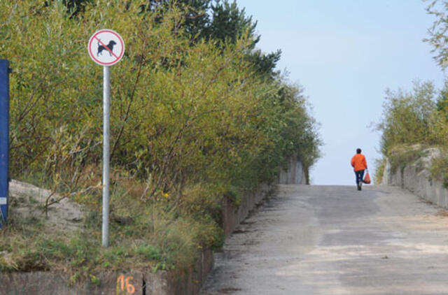 Norėtų tvarkyti takus paplūdimių link