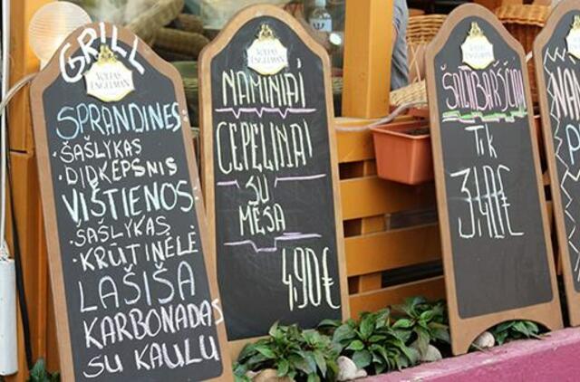 Palangos svečiai akylai stebi patiekalų kainas