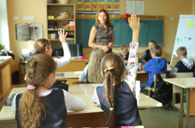 Permainos augina įtampą mokytojų bendruomenėje