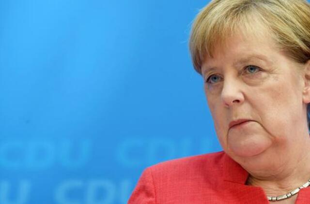Angela Merkel sutinka su Horsto Seehoferio ultimatumu dėl sienų kontrolės klausimo sprendimo