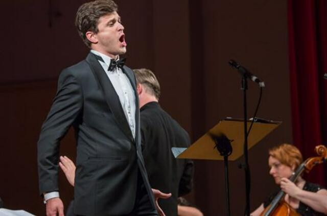 Operos tenoras Tomas Pavilionis vilioja į susitikimą su italų klasika