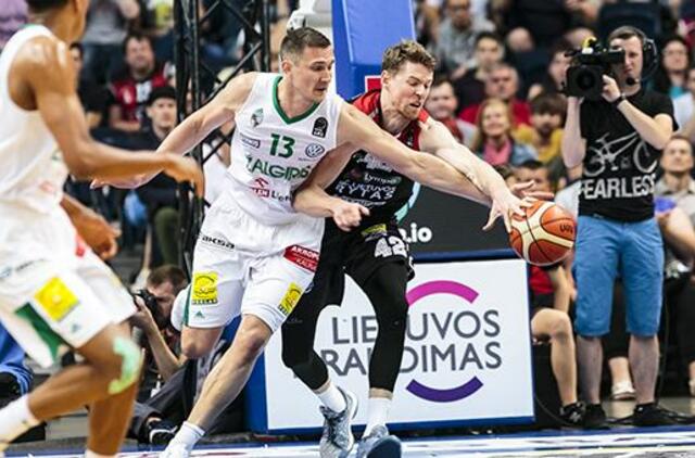 „Žalgirio“ krepšininkai atsidūrė per žingsnį nuo LKL aukso medalių