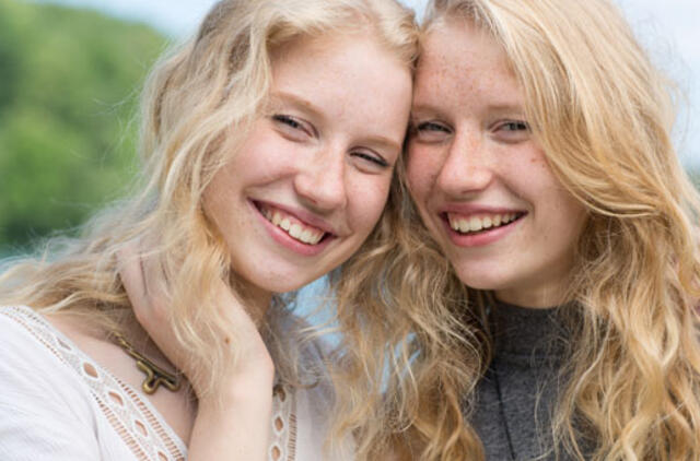 „Baltas vakaras“ su „Baltomis varnomis“