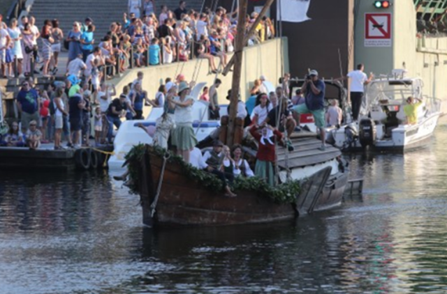 "Dangės flotilė" pakvietė į žuvų turgų