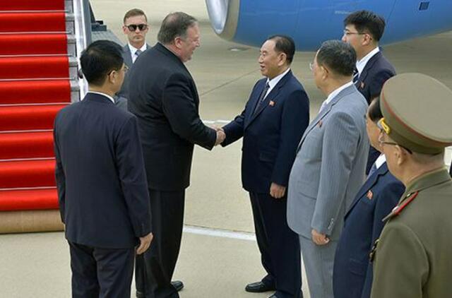 JAV valstybės sekretorius Mike'as Pompeo Pchenjane siekia konkrečių Šiaurės Korėjos branduolinių įsipareigojimų