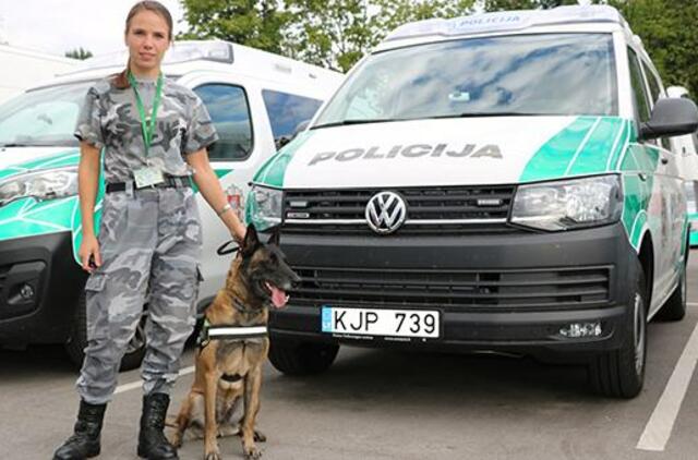 Kinologai gavo du naujus tarnybinius automobilius