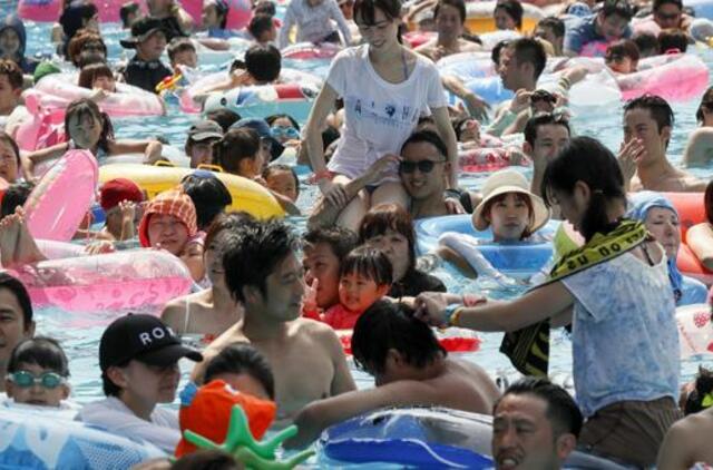 Japonijoje dėl kaitros per tris mėnesius į ligonines buvo paguldyta daugiau kaip 71 tūkstantis žmonių