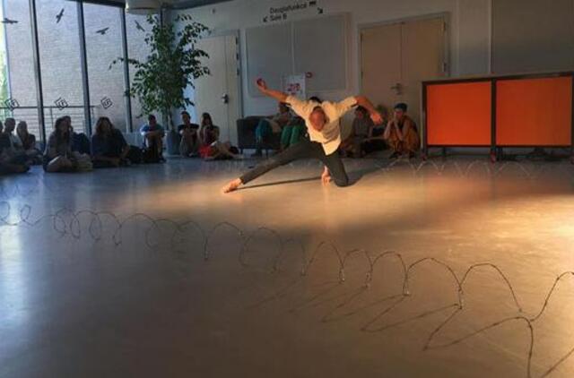 Spektaklis "Birthmark": skausmingos patyčių pasekmės