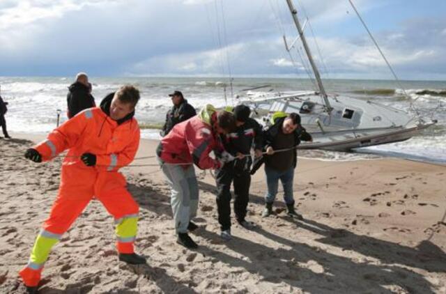 Ar bus pasimokyta iš aukų pareikalavusios regatos?