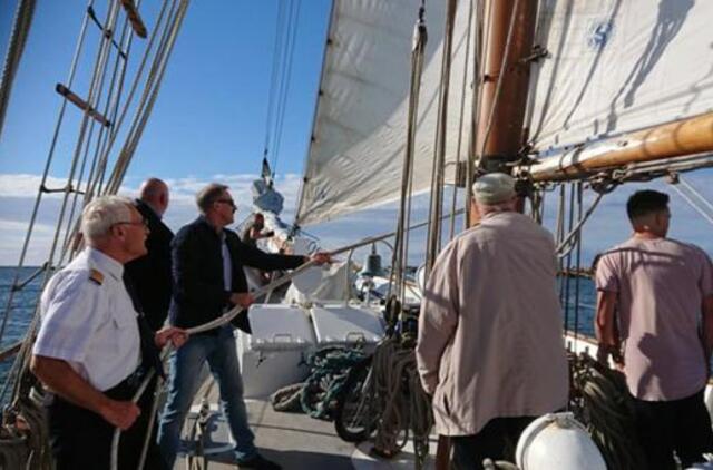 Posėdžiavo jūroje