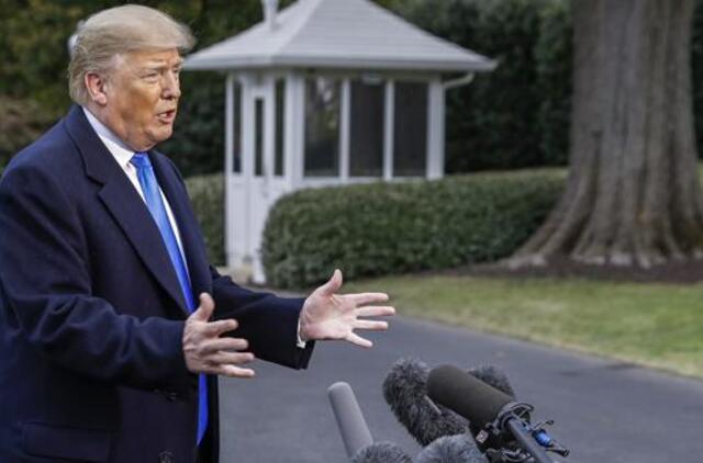 D. Trumpas apkaltino žiniasklaidą naudojantis bombų istorija politiniais tikslais