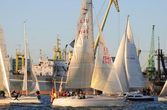 Jachtos Klaipėdos uoste laivų eismui netrukdo