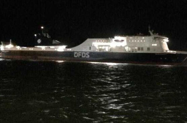 Jautėsi kaip „Titanike“: degusiame kelte užgrojo simfoninis orkestras