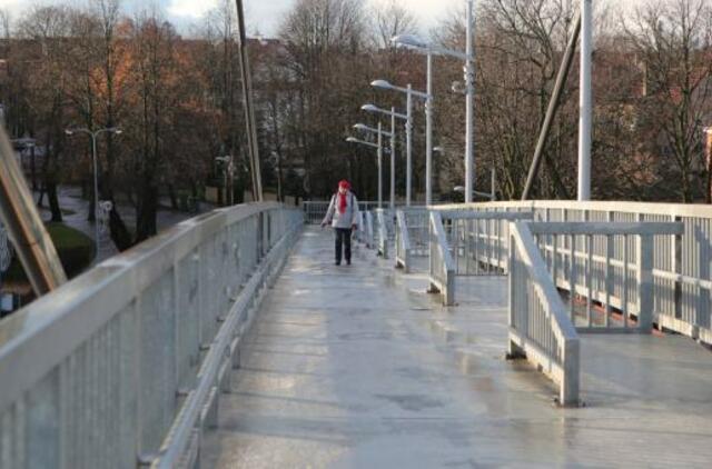 Pėsčiųjų tilto perimti nepanoro