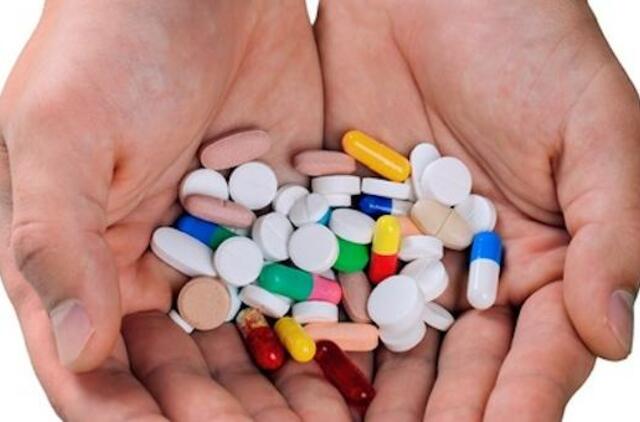 Vogė ir maisto papildus, ir juvelyrinius dirbinius