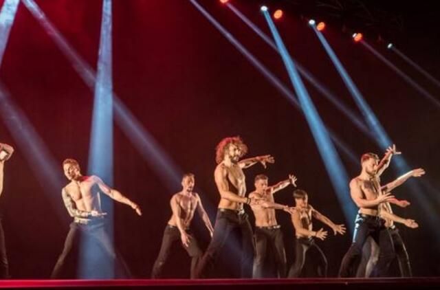 10 patrauklių šokėjų, šokančių lietuje - kaip nepasiduoti „Gundymui“?