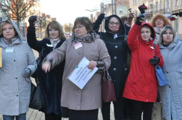 Streikas tęsiasi: mokytojai išėjo į gatves