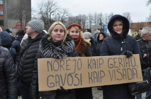 Garbę spręsti streiko problemas palieka Vyriausybei