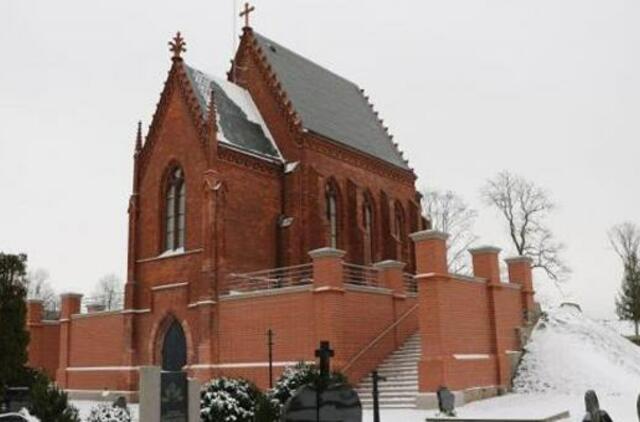 Į Kretingą grįžo Tiškevičių sarkofagai