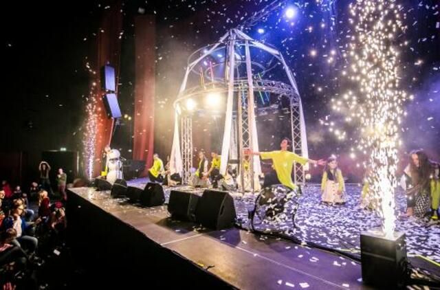 Kalėdiniame „Tele Bim-Bam“ ture – šventinės nuotaikos ir pokalbiai su gerbėjais