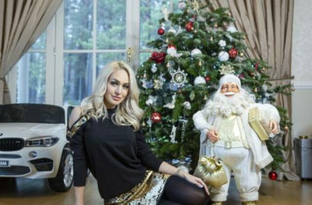 Kalėdoms namus papuošusi O.Pikul-Jasaitienė: „Sau ir visiems linkėčiau ramybės, šilumos ir meilės“