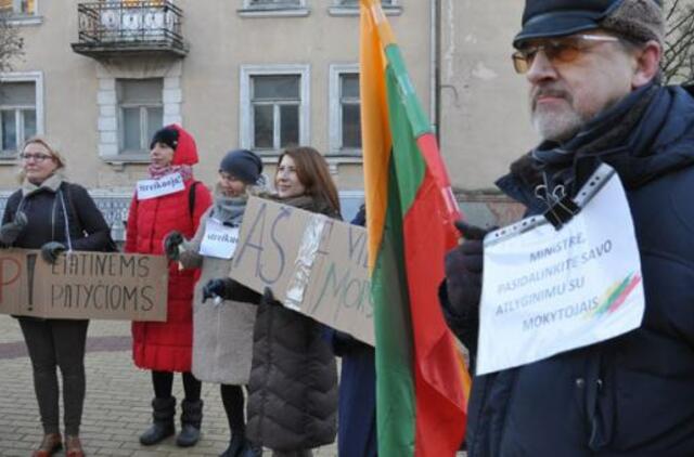 Pasisiūlė pavaduoti streikuojančius mokytojus - reakcija nustebino