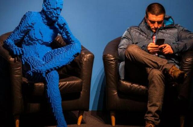 Seneliai gali perprasti telefonus