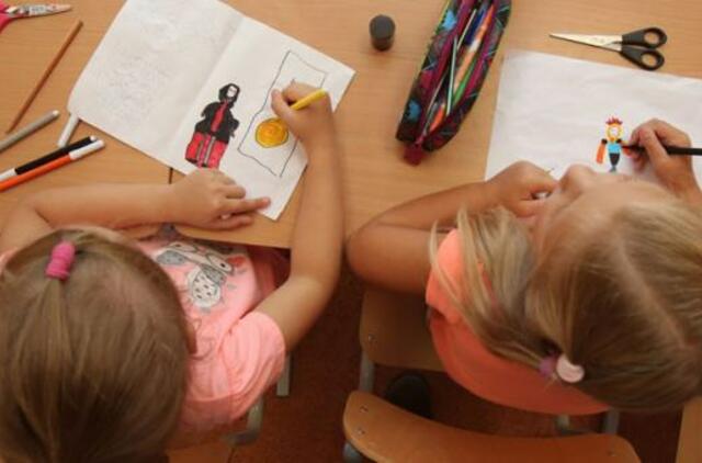 Švelnina situaciją dėl pailgintos dienos grupių mokesčio