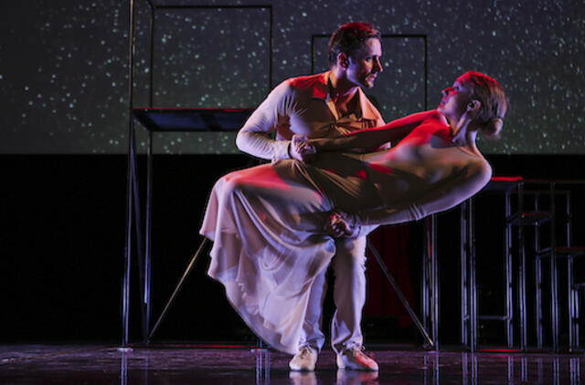 Kai meilė prabyla šokiu, teatre atsiranda šviesa