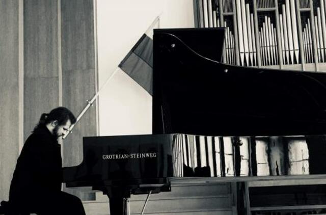 Motiejaus Bazaro debiutinė programa „Pirmi ir paskutiniai“