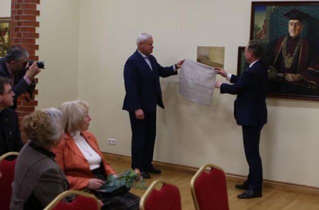 Atidengta lenta rektoriui Stasiui Vaitekūnui atminti