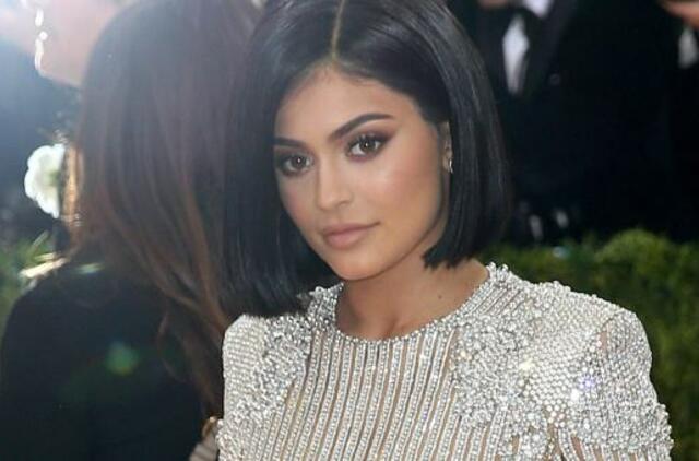 „Forbes“: 21-erių K. Jenner tapo jauniausia milijardiere, susikrovusia turtus savo jėgomis