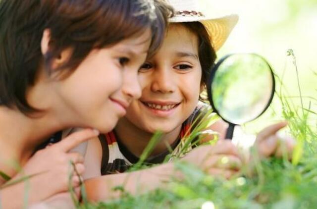 Kaip padėti vaikui saugiai tyrinėti pasaulį?