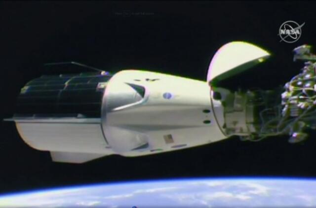 „SpaceX“ sėkmingai priartėjo prie žmonių skraidinimo į kosmosą