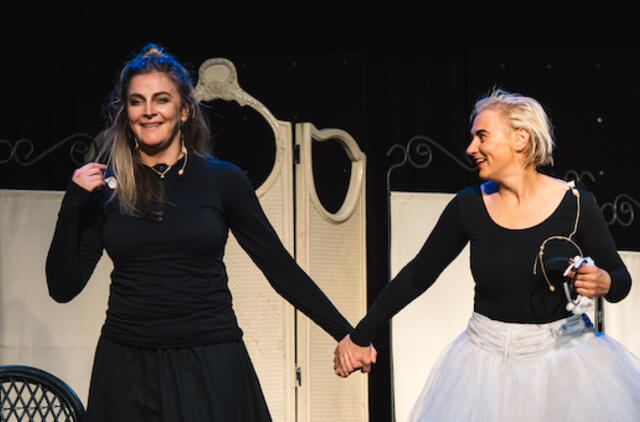 Klaipėdoje komedija ,,Pašėlusių moterų išpažintis“ su Aušra Štukytė ir Vitalija Mockevičiūtė