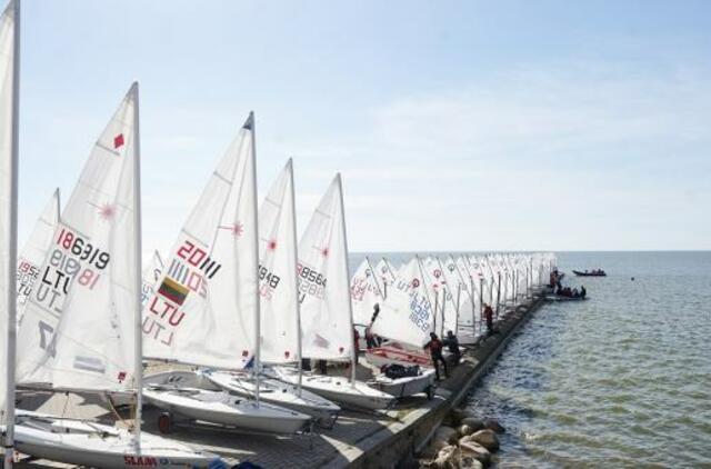 Beveik 200 buriuotojų Nidoje orai nepašykštėjo iššūkių