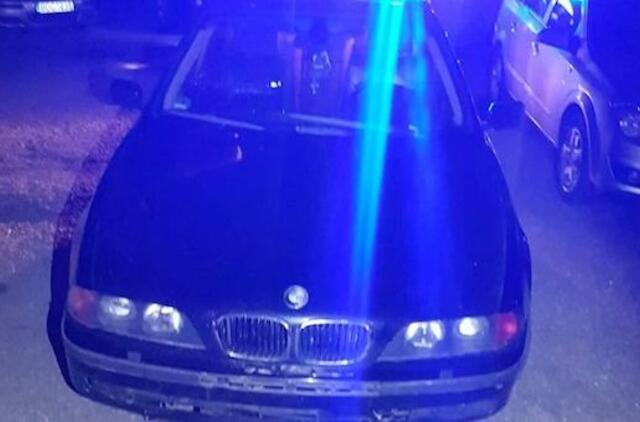 Įkliuvo girtas beteisis BMW vairuotojas