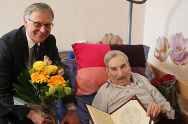 Universiteto diplomas - po 70 metų