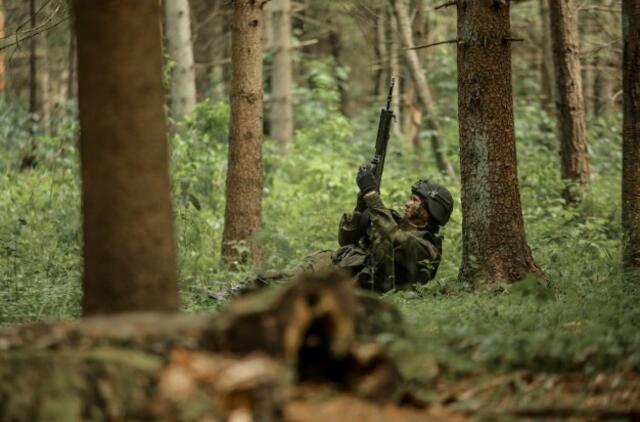 Karių pratybos kairių poligone